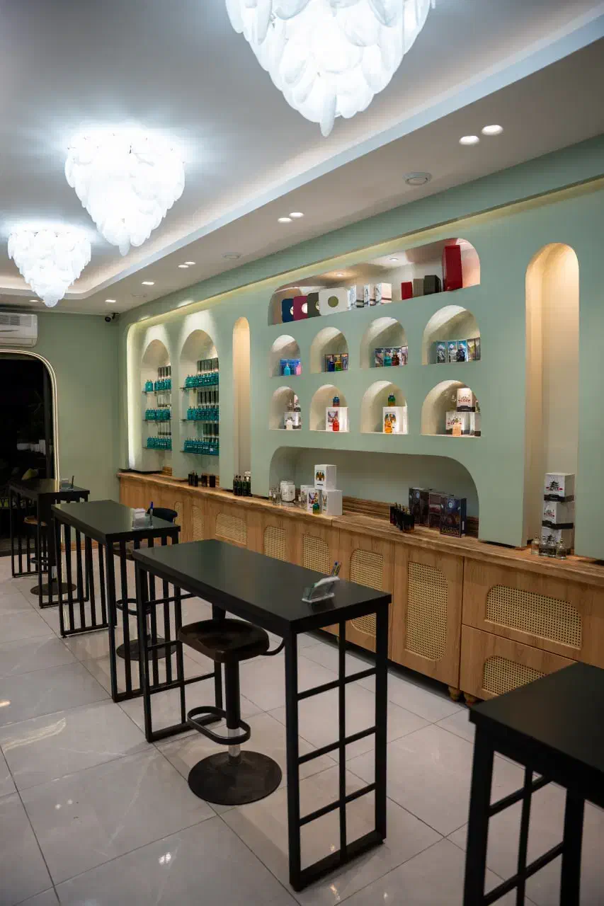 فروشنده اشنایی نسبی به عطر یا بدون سابقه|استخدام بازاریابی و فروش|تهران, یوسفآباد|دیوار