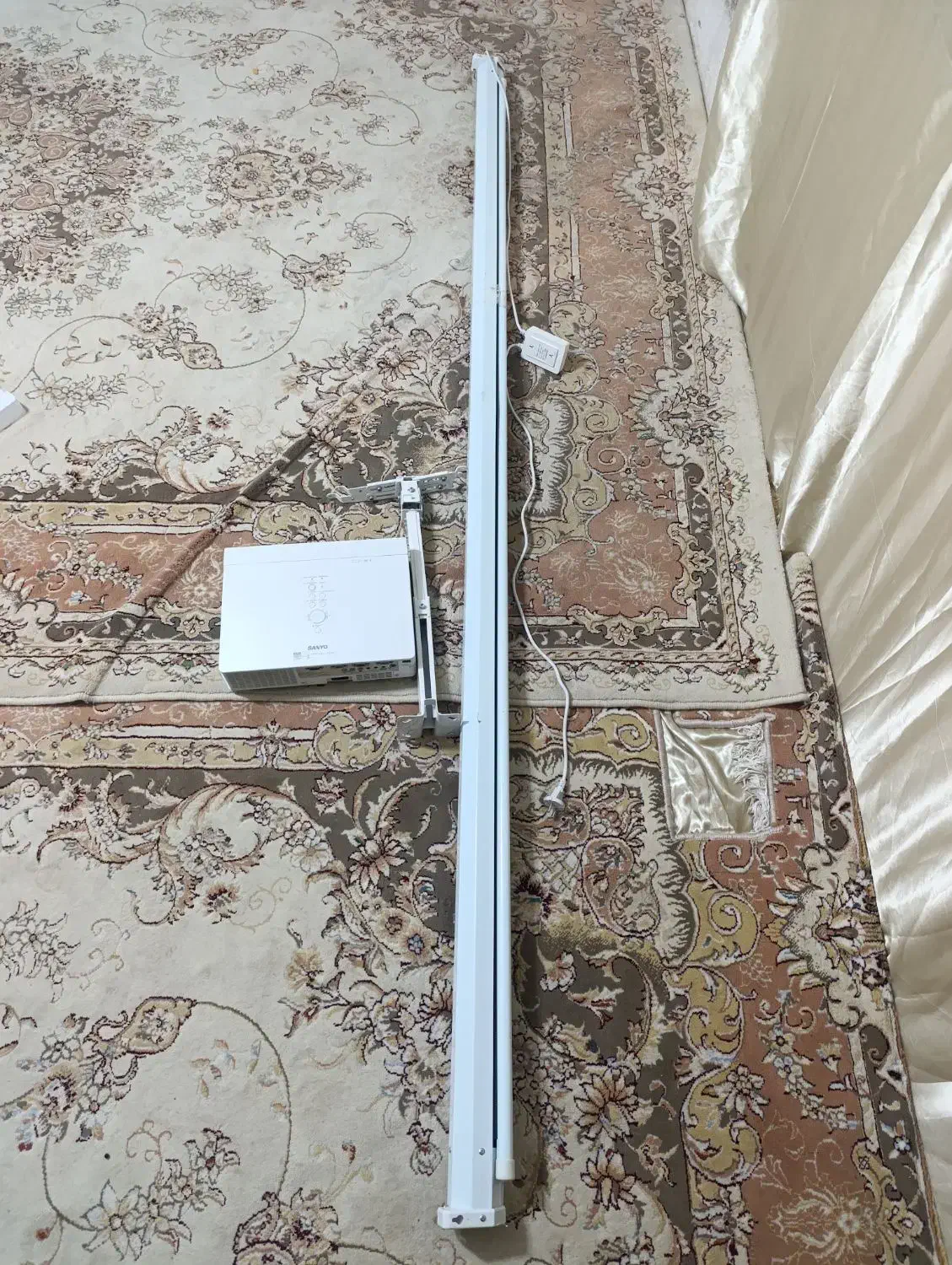 پروژکتور مدل سانیو|تلویزیون و پروژکتور|ایلام, |دیوار