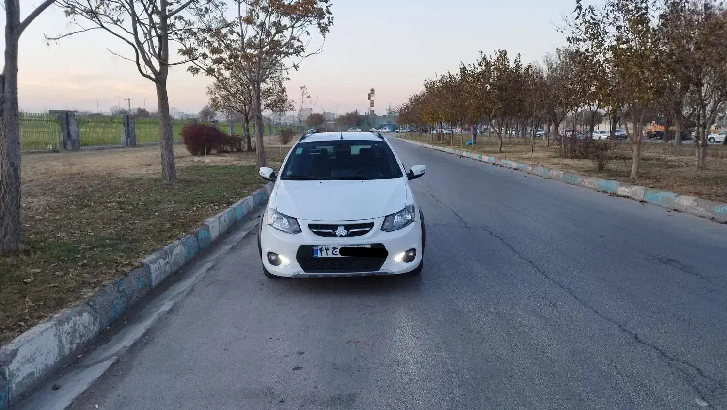 کوییک1402 مانیتور دار|خودرو سواری و وانت|همدان, |دیوار