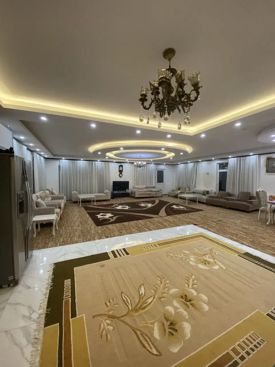 ویلا باغ استخردار فوق لوکس و نزدیک|اجارهٔ کوتاهمدت ویلا و باغ|مهاباد (آذربایجان غربی), |دیوار