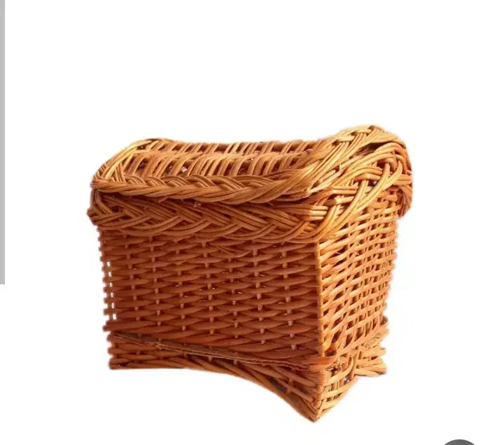 صندوقچه حصیری کوچک|کلکسیون اشیاء عتیقه|همدان, |دیوار