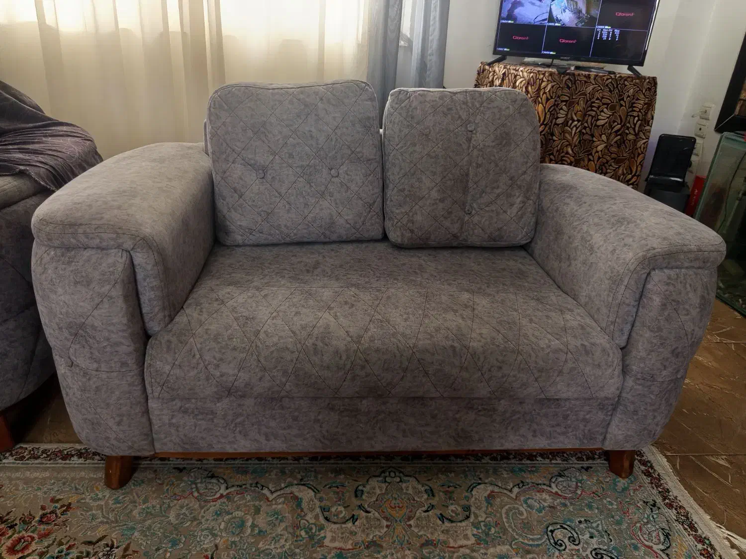 یک عدد مبل دونفره|مبلمان خانگی و میز عسلی|کوچصفهان, |دیوار