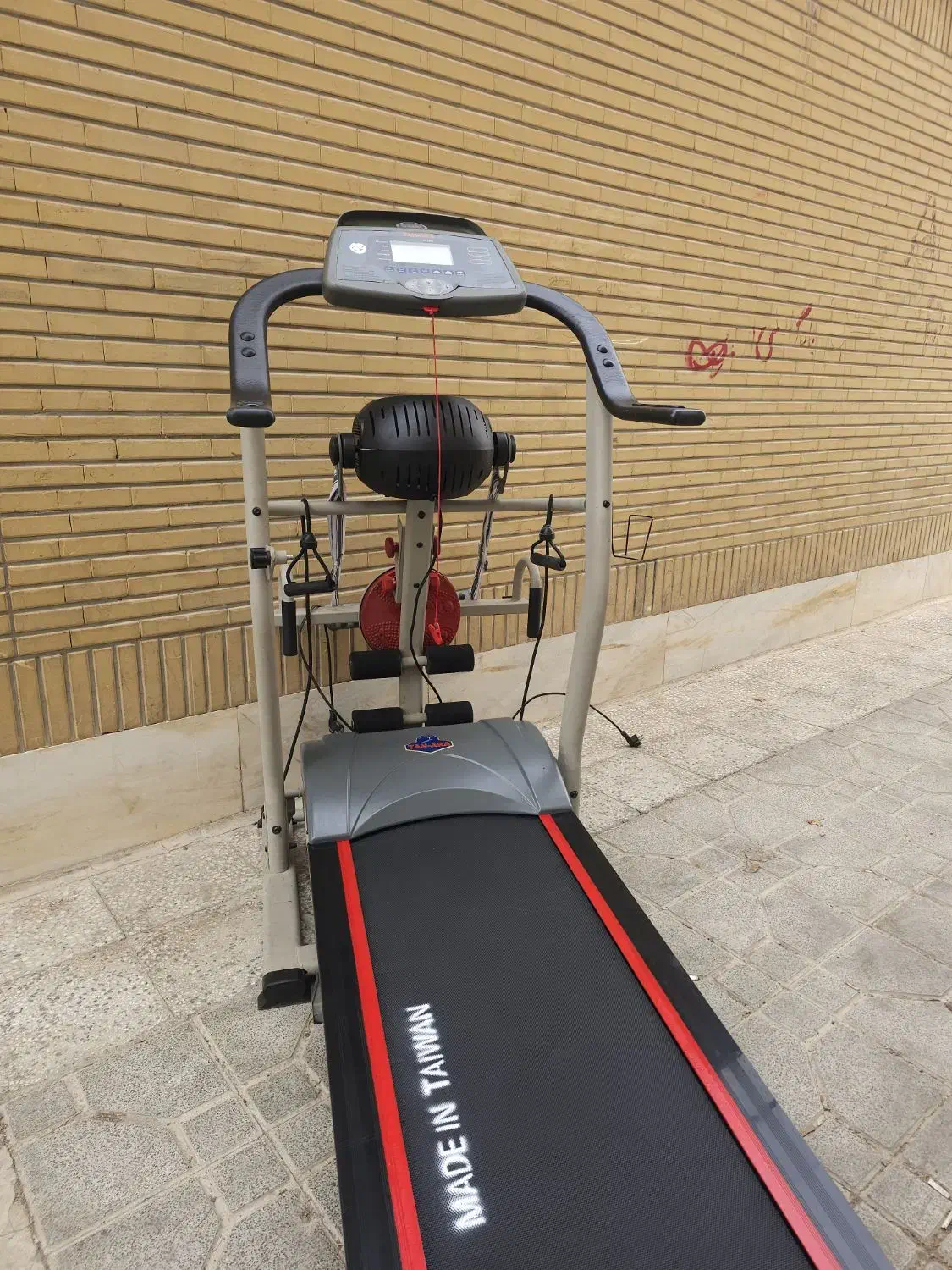 تردمیل ۷ کاره  سایز بزرگ  مدله خوب ومعروف|تجهیزات ورزشی|اصفهان, همدانیان|دیوار