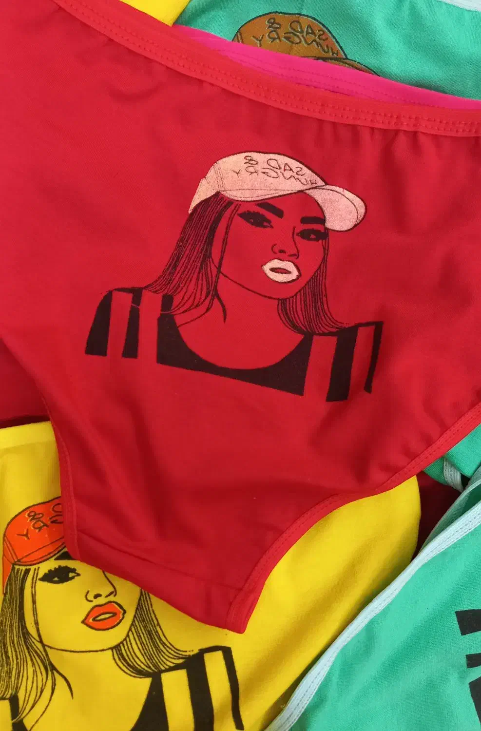 لباس زیر|لباس|ابهر, |دیوار