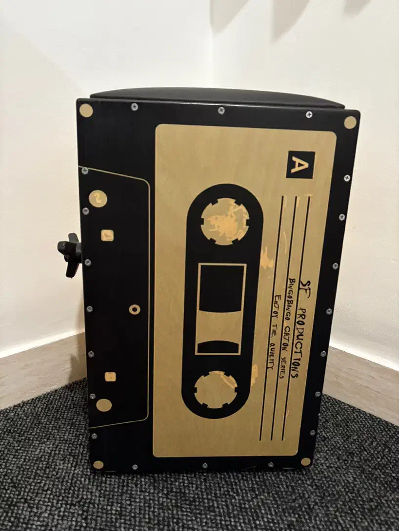 کاخن|درام و پرکاشن|رشت, باهنر|دیوار