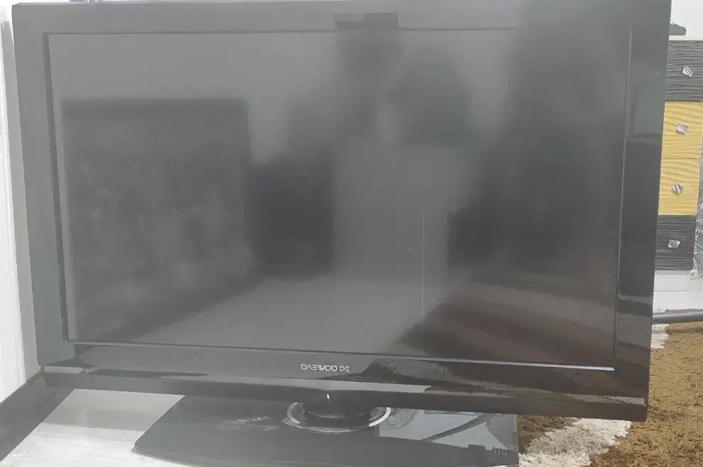 تلویزیون ال سی دی دوو|تلویزیون و پروژکتور|فولادشهر, C8|دیوار