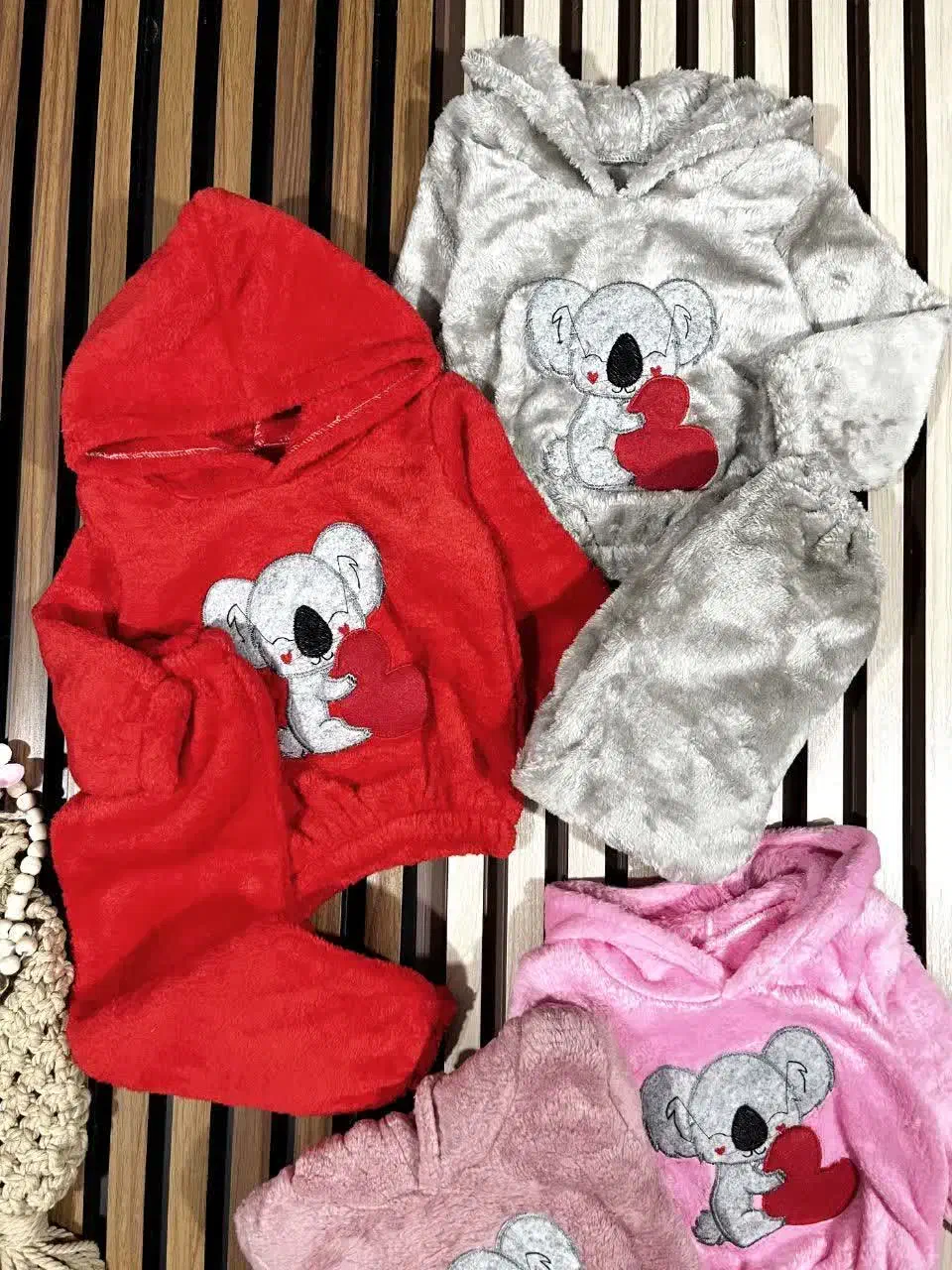 شنل|کفش و لباس بچه|وراوی, |دیوار