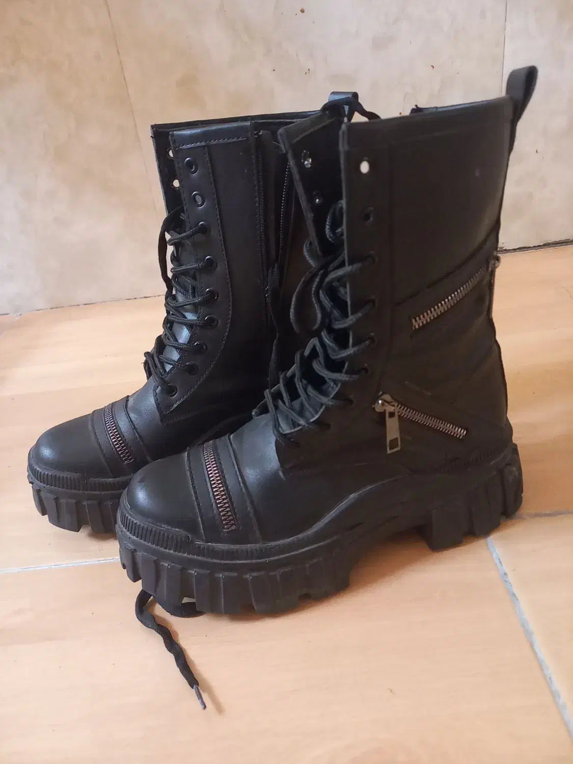 بوت دخترانه کاملاسالم و تمیز سایز ۳۸|کیف، کفش، کمربند|امیدیه, |دیوار