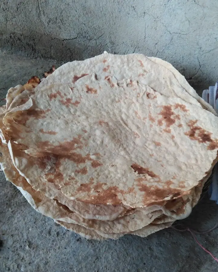 لواش سنتی نان نازک محلی تنوری سبوس دار قزوینی کامل|خوردنی و آشامیدنی|تهران, فرمانیه|دیوار