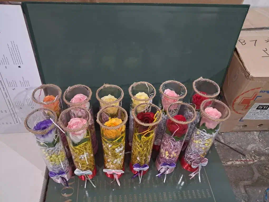 شیشه گل رز به مناسبت روز مادر|گل مصنوعی|ری, شهید بهشتی|دیوار