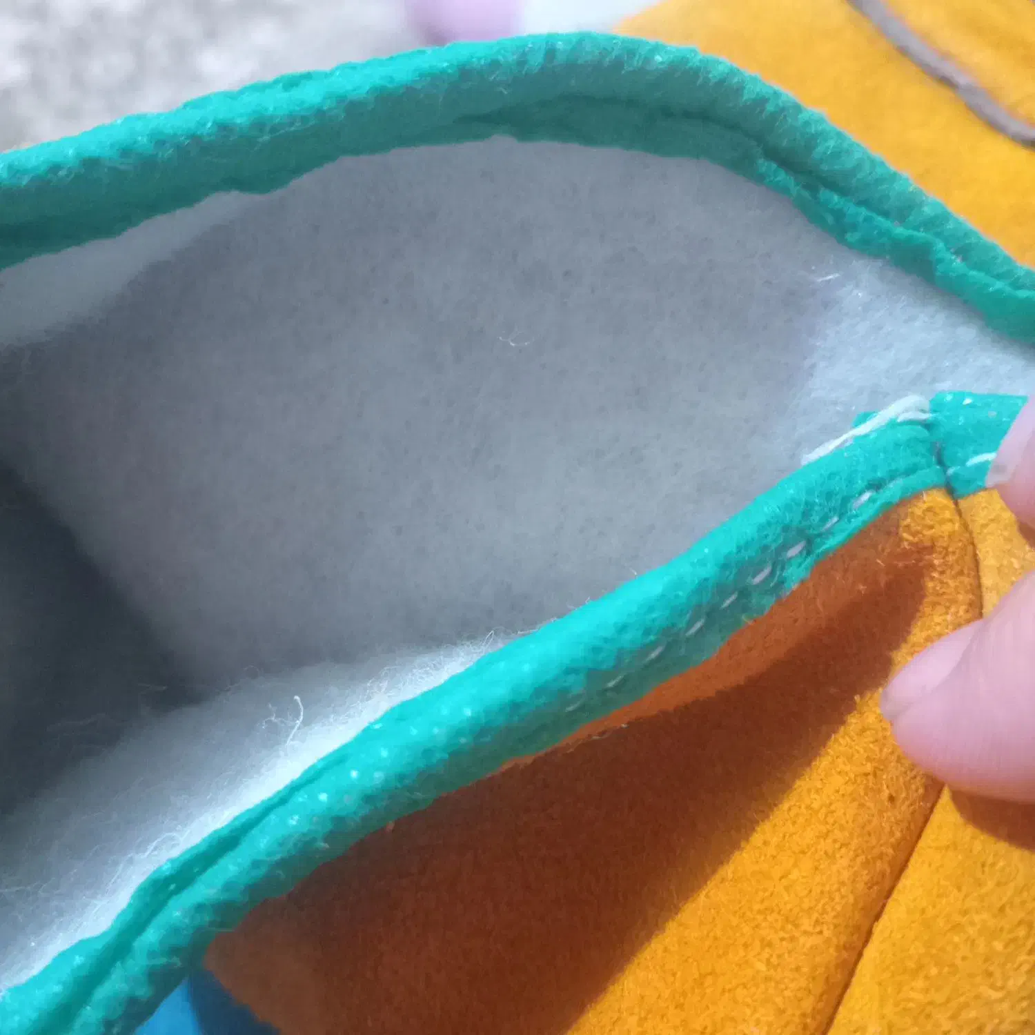 دستکش چرم|لباس|بشاریات, |دیوار