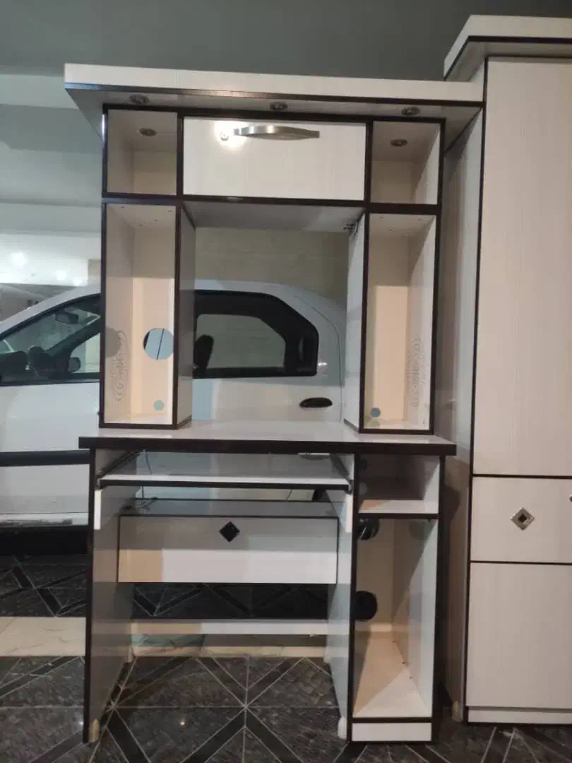 میز کامپیوتر و کمود وسایل و آویز لباس|میز تحریر و کامپیوتر|شهرکرد, |دیوار