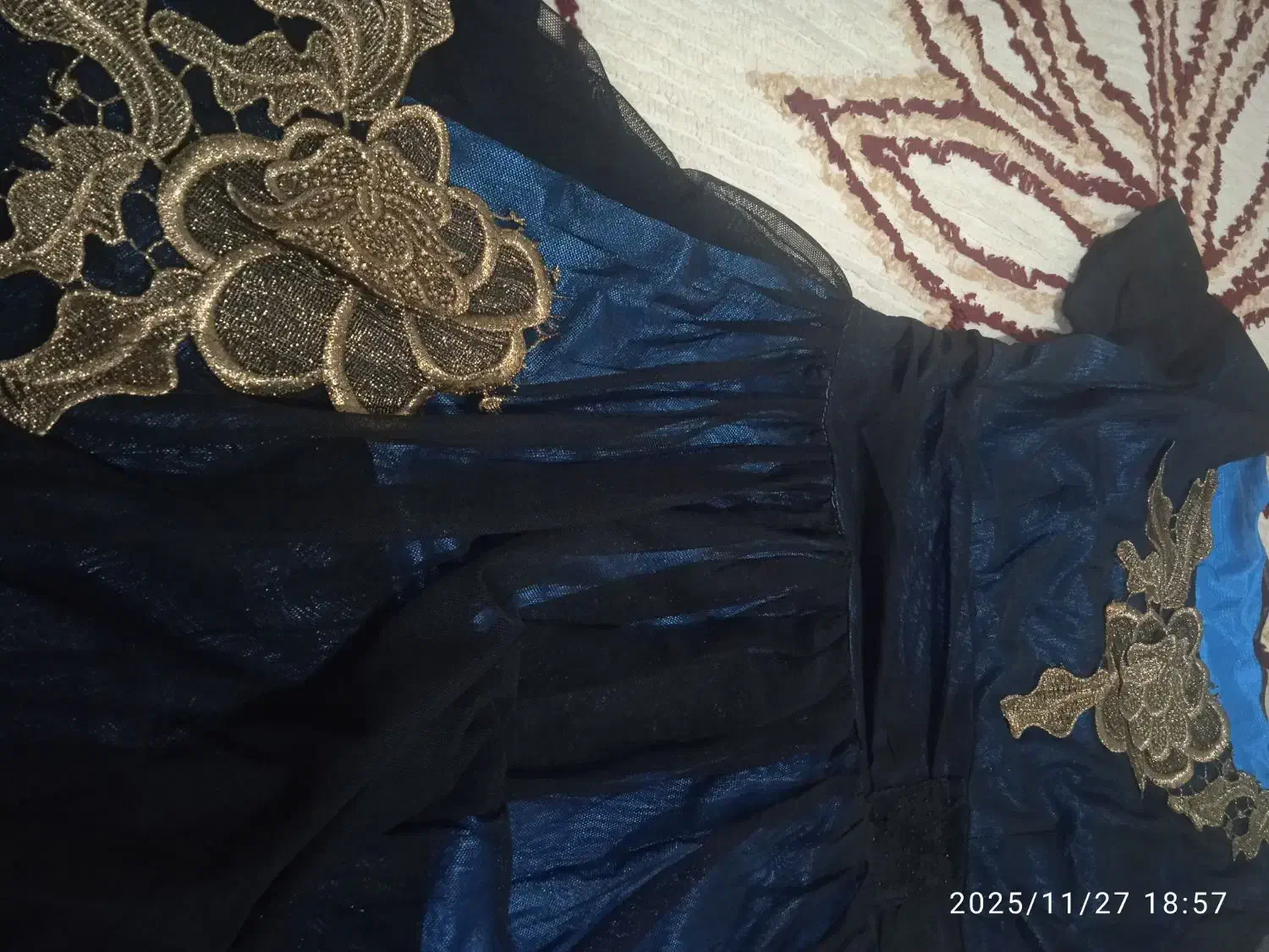 لباس مجلسی|لباس|خمین, |دیوار