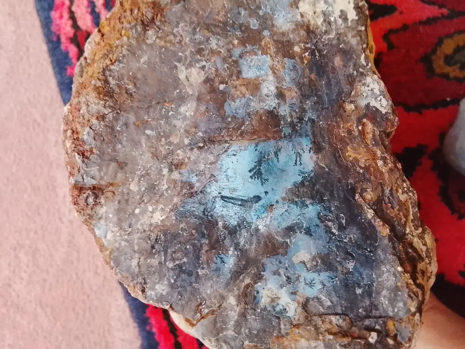 سنگ شجر|کلکسیون اشیاء عتیقه|اهر, |دیوار