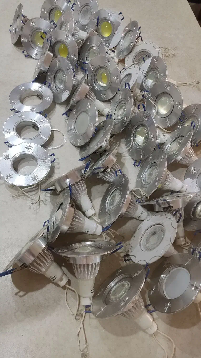 هالوژن فلزی|لامپ و چراغ|کرج, شاهینویلا|دیوار