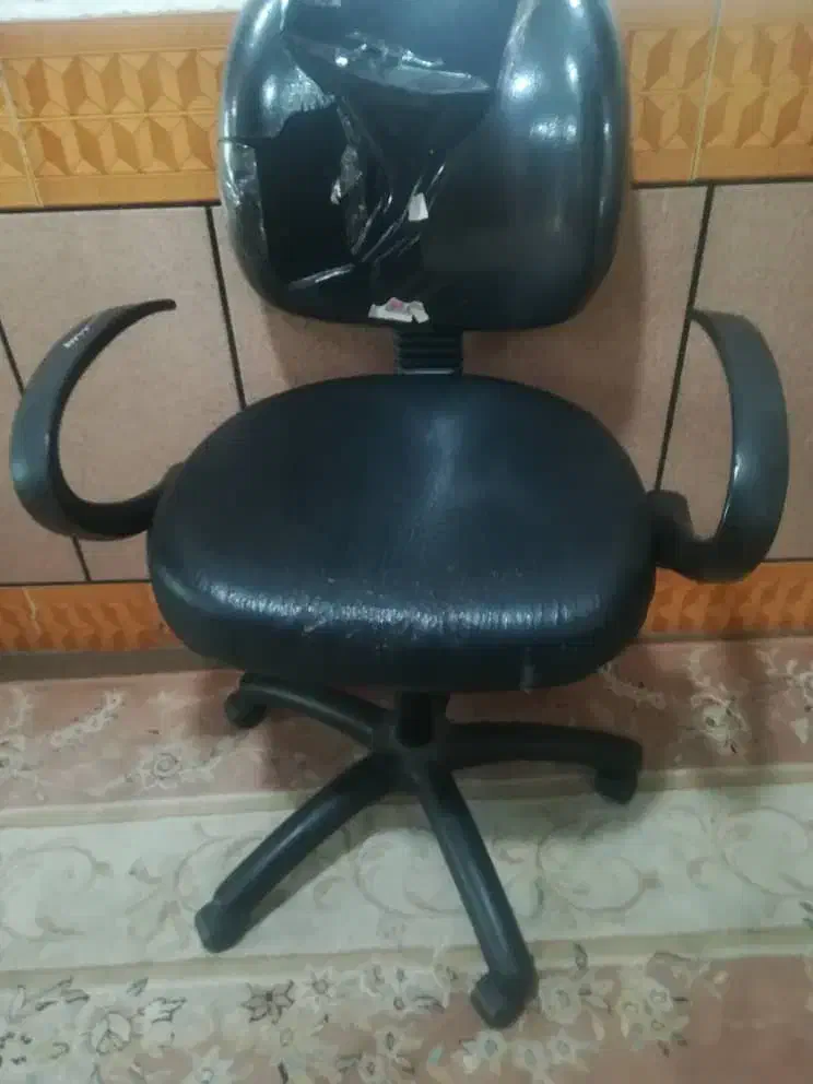 میز|دفتر کار|دهدشت, |دیوار