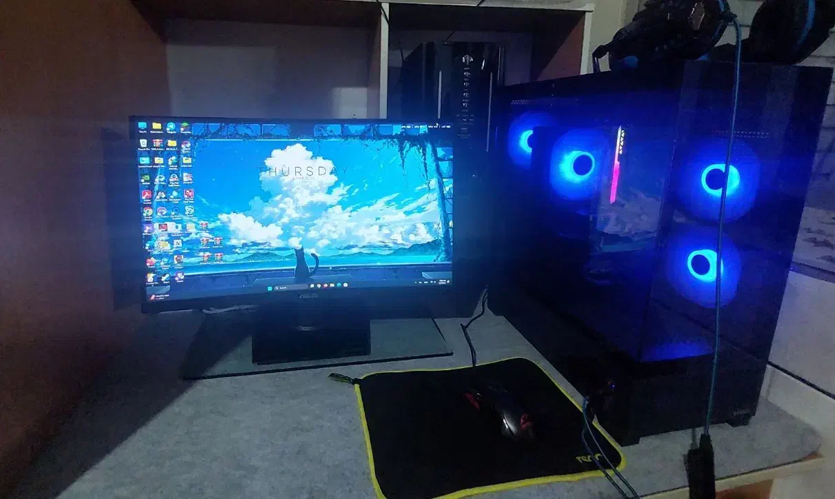 کیس گیمینگ با مانیتور|رایانه رومیزی|اصفهان, اندوان|دیوار