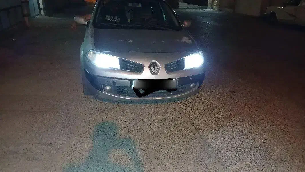 مگان ۲۰۰۰وارداتی تمام فول|خودرو سواری و وانت|میبد, |دیوار