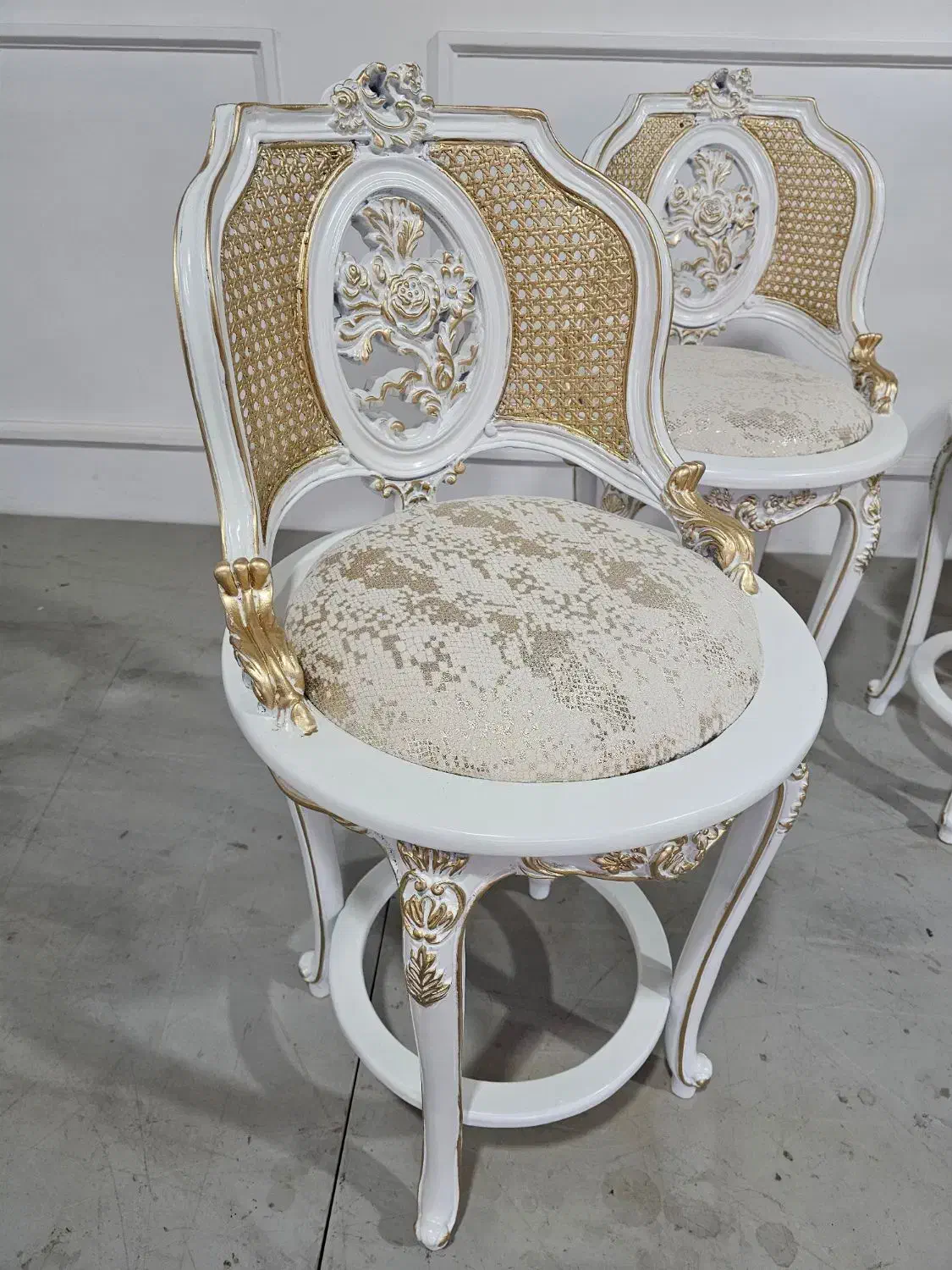 نیروی رویه کوب ماهرونیمه ماهر،نجار وکلافساز و ساده|استخدام صنعتی، فنی، مهندسی|پردیس, سیاه سنگ|دیوار