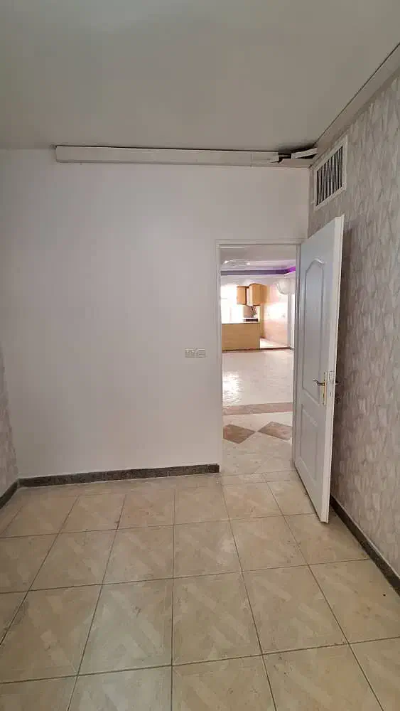 ۸۰متر/طبقه دوم/انباری/پارک موتور /قابل تبدیل