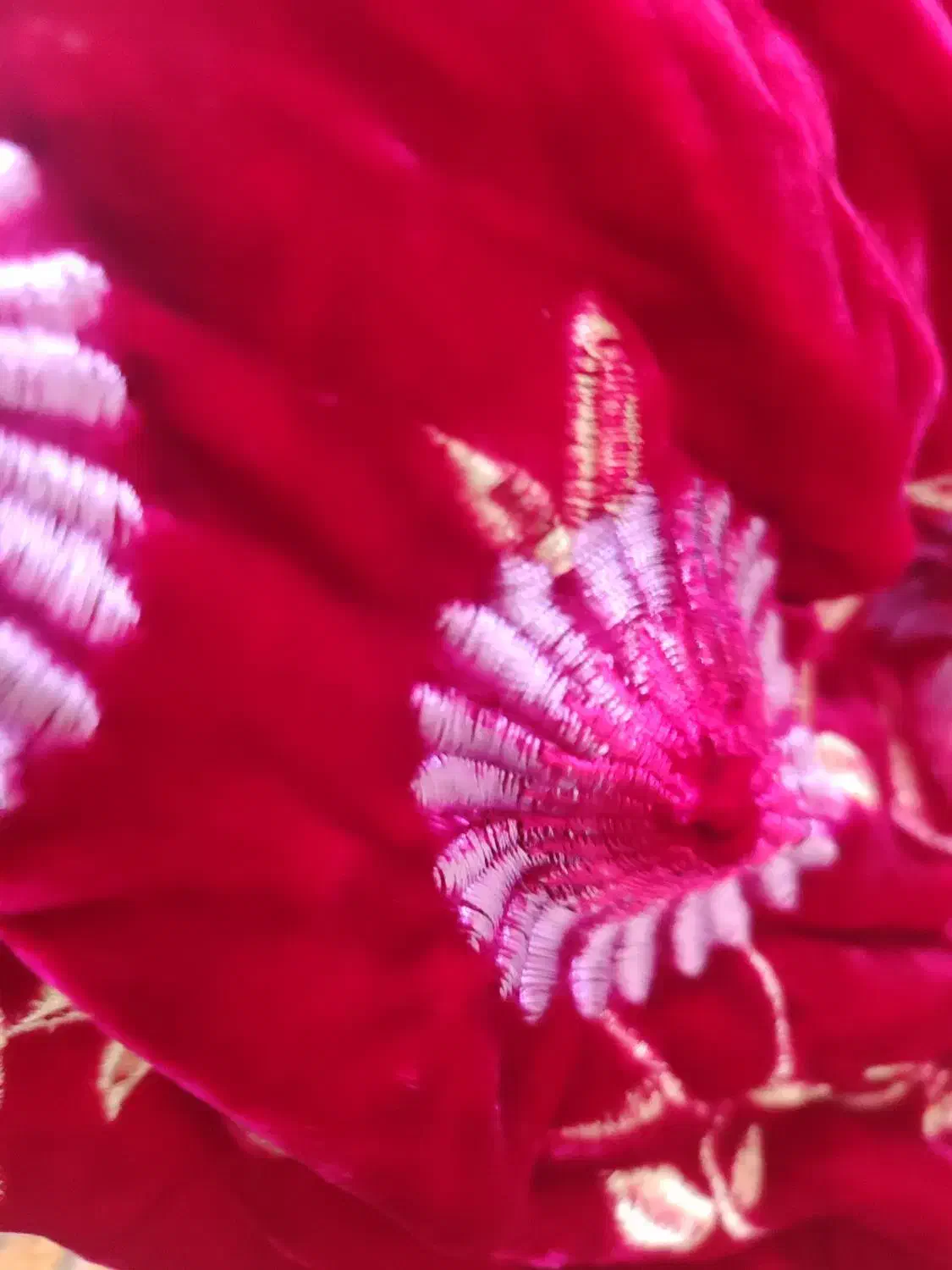 پارچه مخمل|لباس|شاهین‌شهر, گرگاب|دیوار