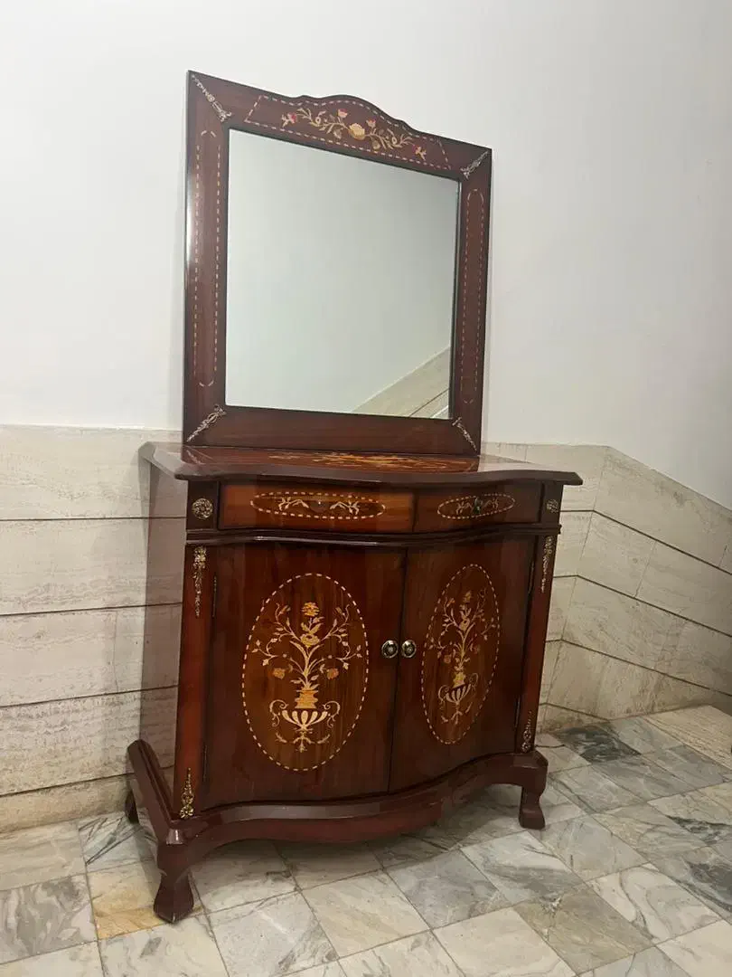 کنسولی|بوفه، ویترین، کنسول|محلات, |دیوار