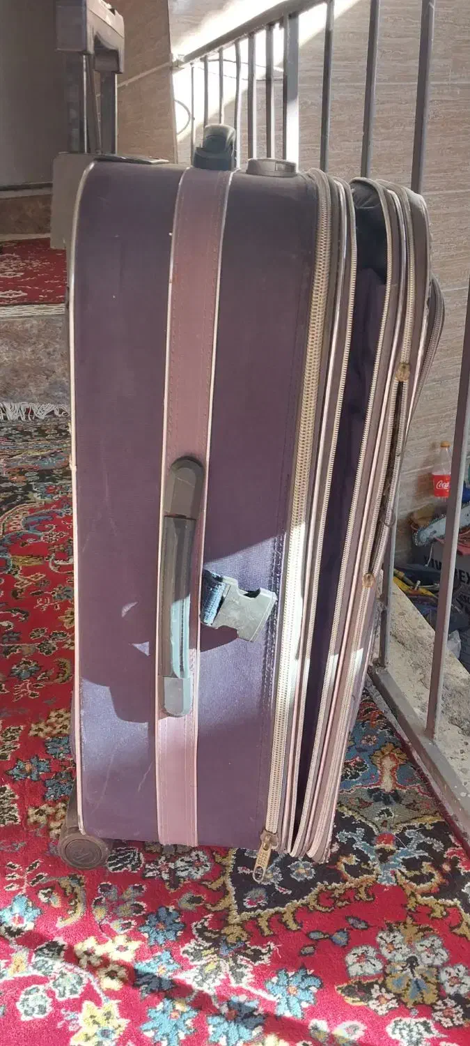چمدان مسافرتی بزرگ|کیف، کفش، کمربند|میانه, |دیوار
