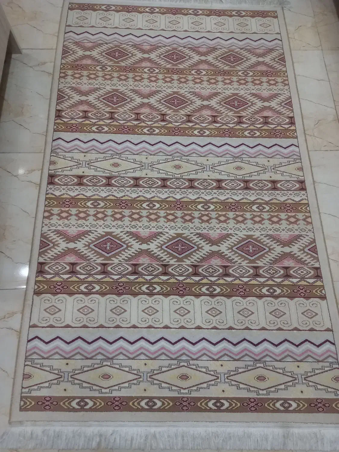 قالیچه وراهرویی|فرش|رشت, حافظ آباد|دیوار