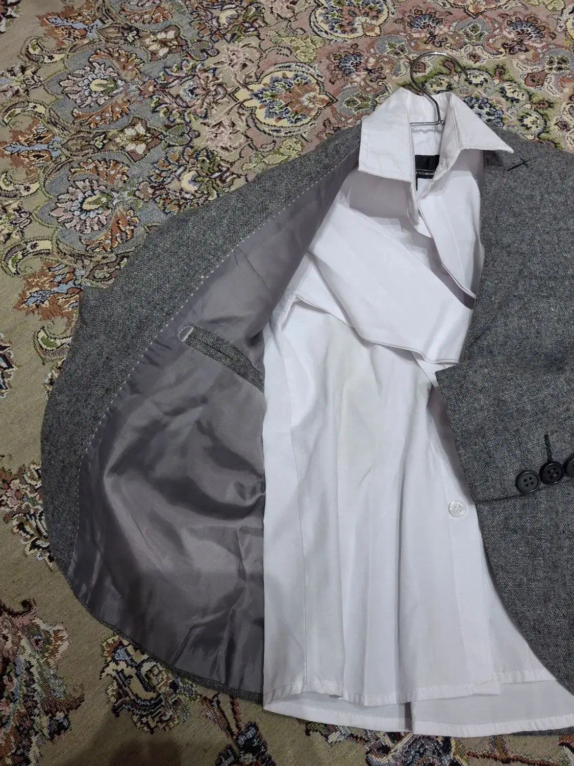 کت تک طوسی|لباس|تهران, مینای جنوبی|دیوار