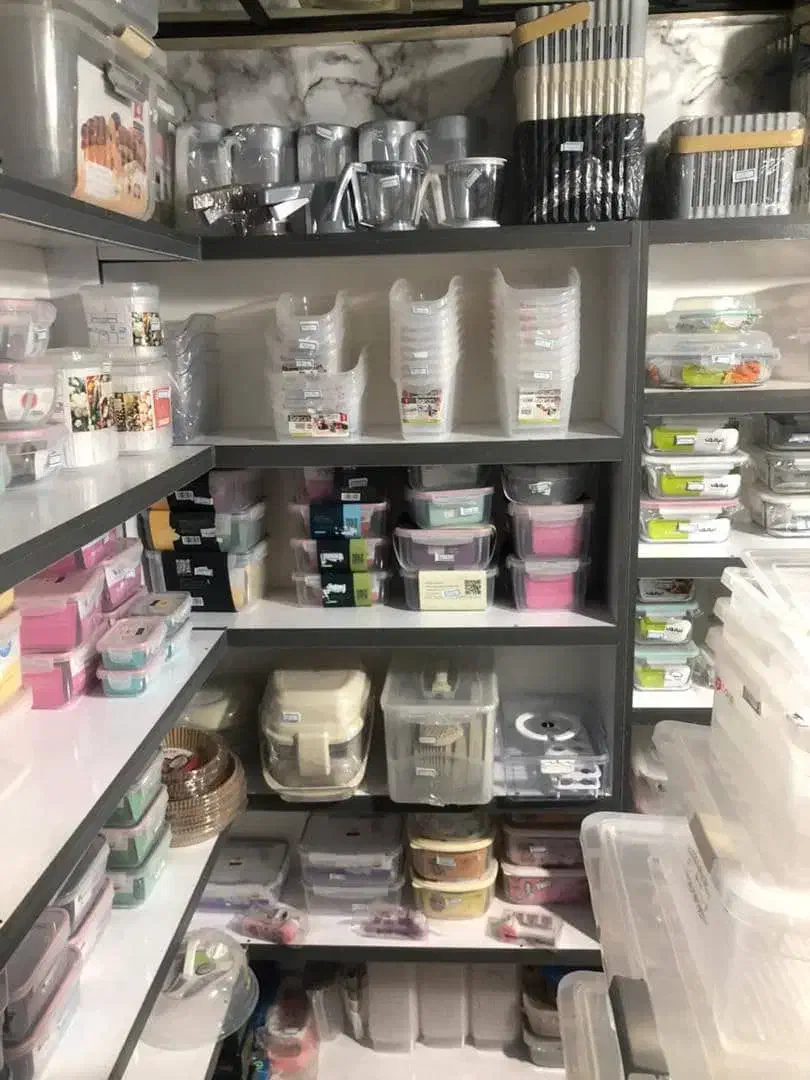 ویترین دیواری و سه عدد پیشخوان  باشه شیشه هشت میل|فروشگاه و مغازه|تهران, تاکسیرانی|دیوار