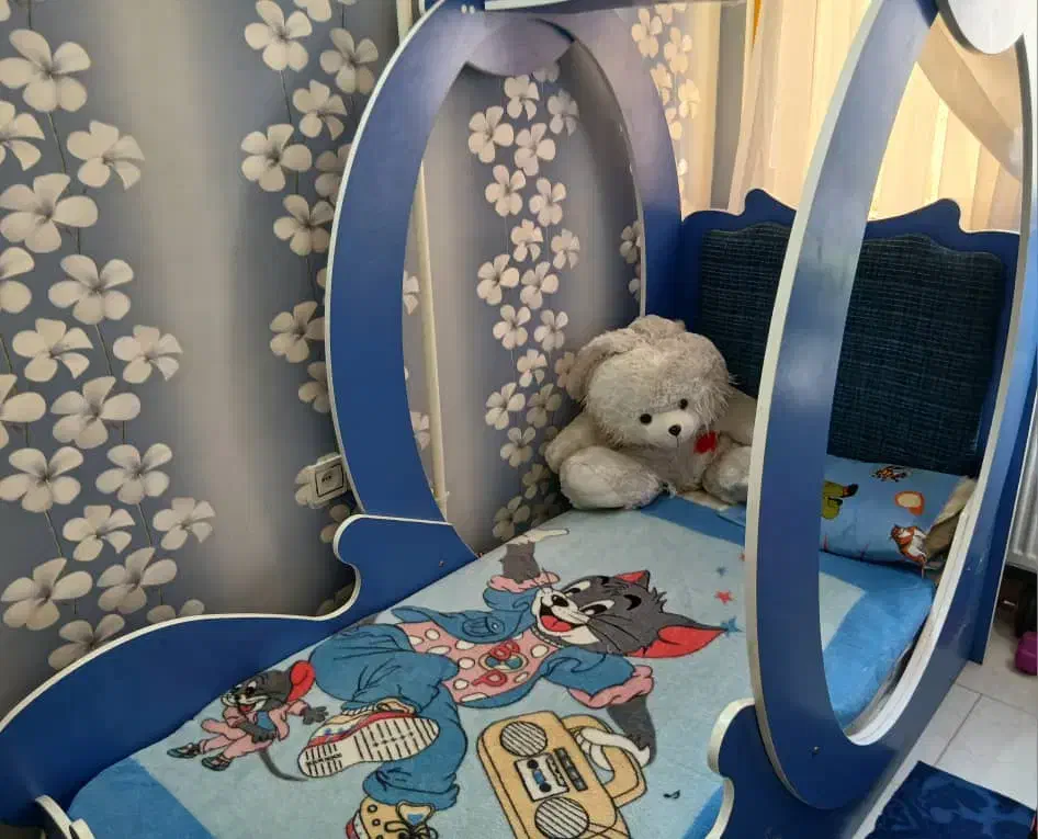 تخت نوجوان|تخت و سرویس خواب|لاهیجان, کوی آزادگان|دیوار