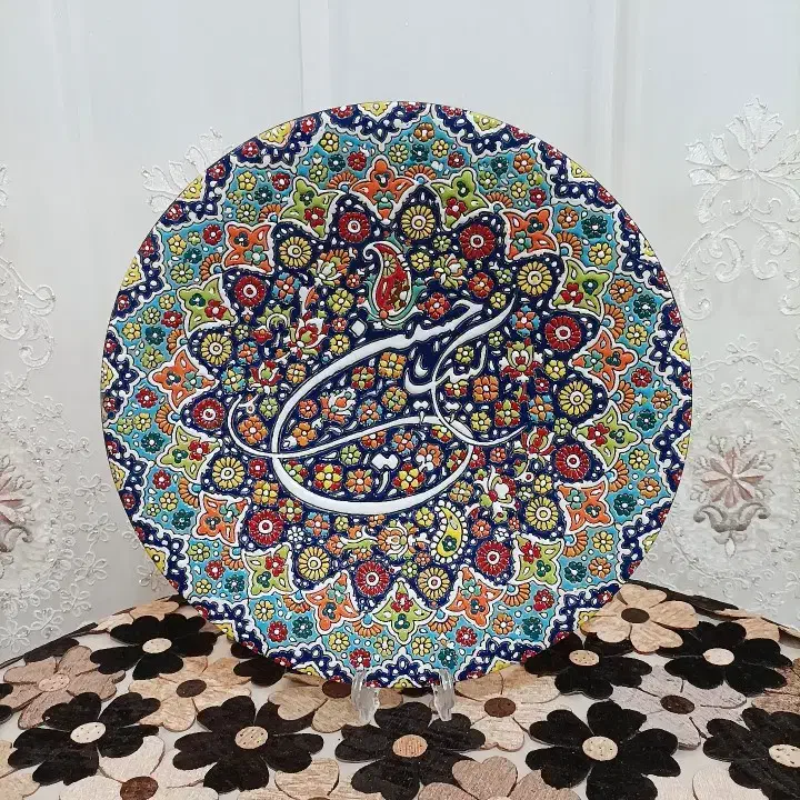 نیازمند نیروی لعابکار بر روی سفال|استخدام هنری و رسانه|همدان, |دیوار