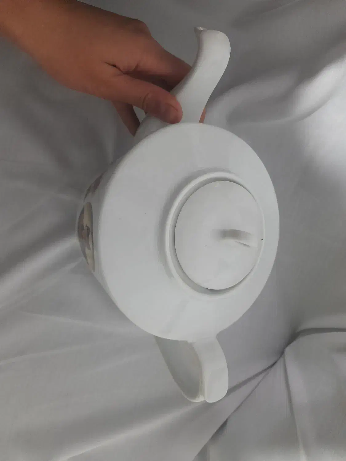 قوری چینی بزرگ|قوری، کتری، قهوه‌ساز دستی|اراک, |دیوار