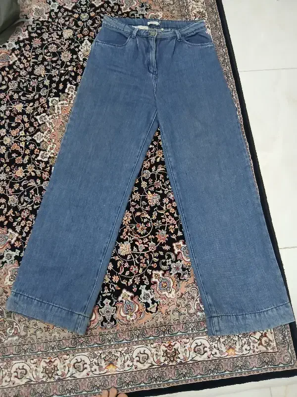 دو عدد شلوار لی|لباس|اراک, |دیوار