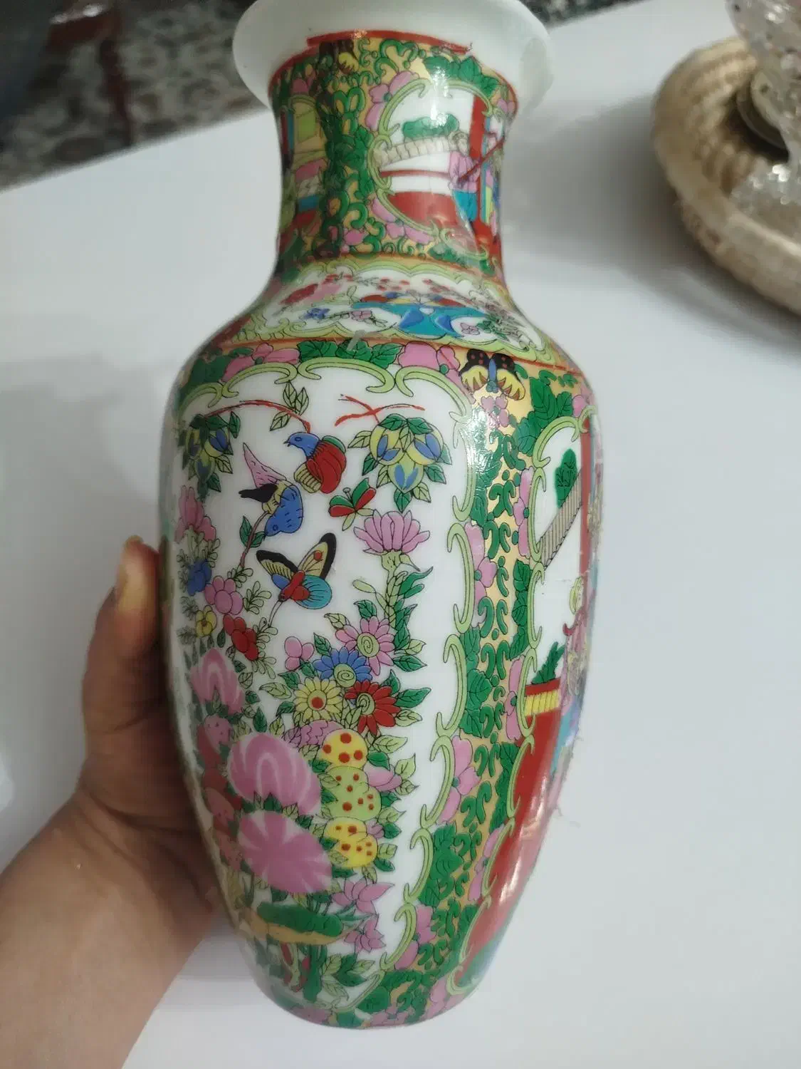 گلدان گل مرغی|کلکسیون اشیاء عتیقه|ایذه, |دیوار