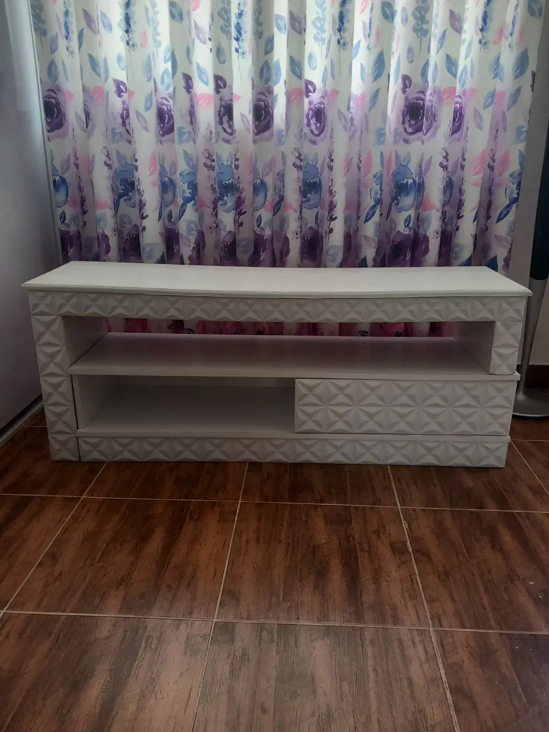 میزتلویزیون درحدنو سالم|میز تلویزیون|بندر انزلی, لیچارگی حسن رود|دیوار