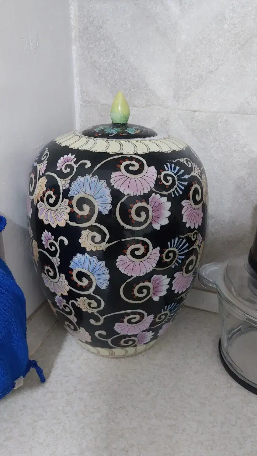 گلدان کوزه ای|کلکسیون اشیاء عتیقه|مشهد, توس (بلوار توس)|دیوار