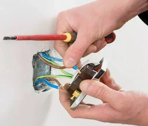 برقکاری ساختمان/ صفرتاصد/ سیم‌کشی / نصبیات|خدمات پیشه و مهارت|ارومیه, |دیوار