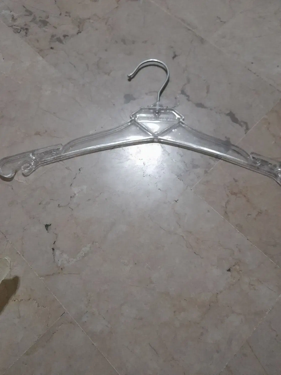 چوب لباس وپایه|بندرخت و رختآویز|تهران, حافظیه|دیوار