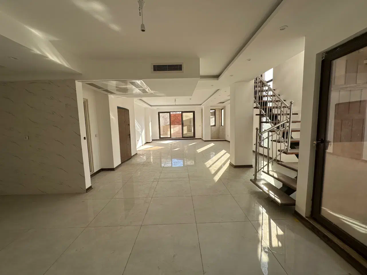 واحد دوبلکس در سوم شعبان نوساز کلید نخورده|فروش آپارتمان|ساوه, |دیوار