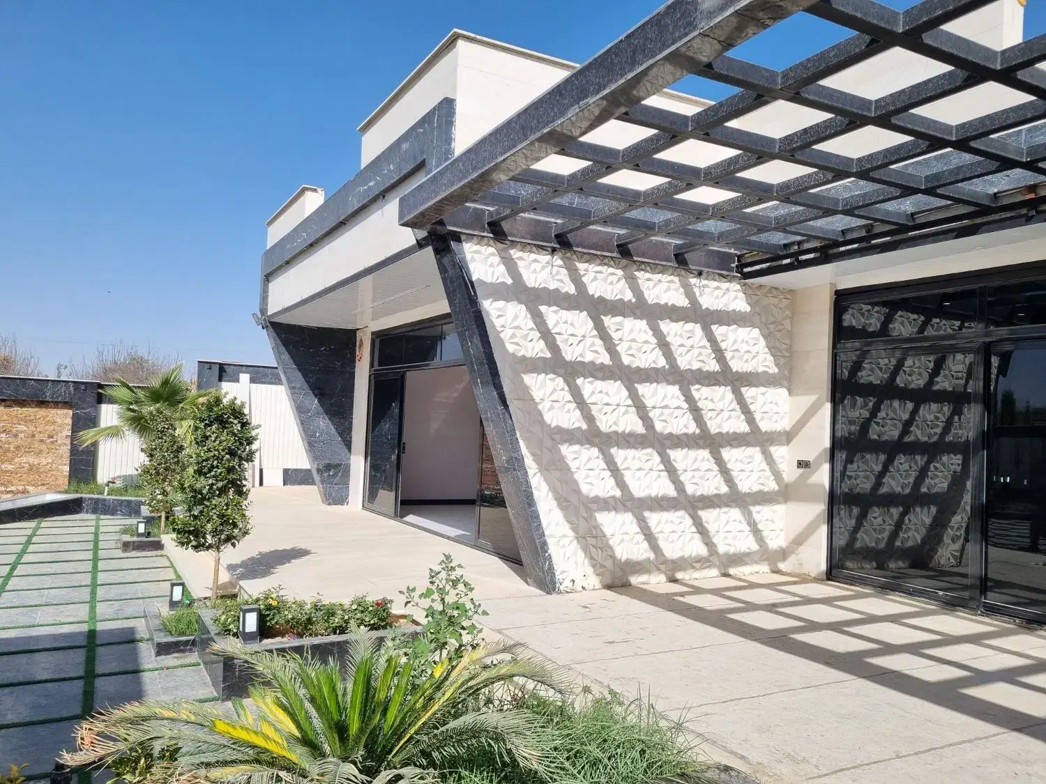 باغ ویلای مدرن ۷۰۰ متری|فروش خانه و ویلا|اصفهان, براآن شمالی|دیوار