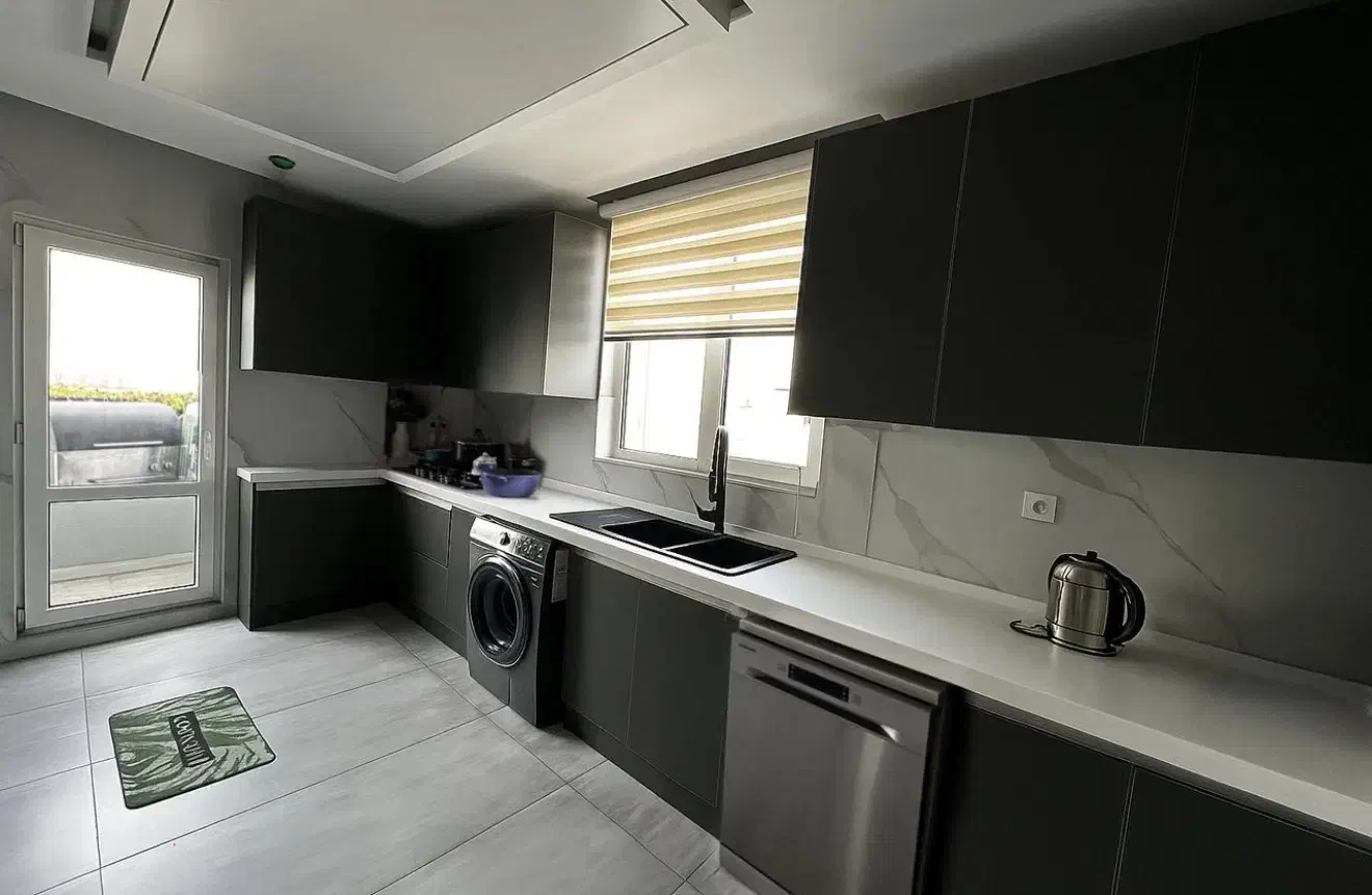 ۱۳۰ متر ۳ خواب نوساز