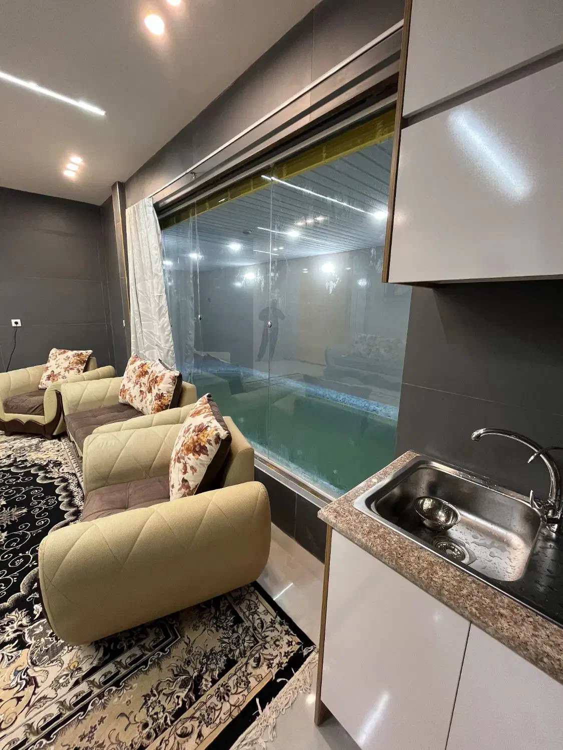 ویلای دوبلکس استخردار ابگرم محلات|اجارهٔ کوتاهمدت ویلا و باغ|محلات, |دیوار