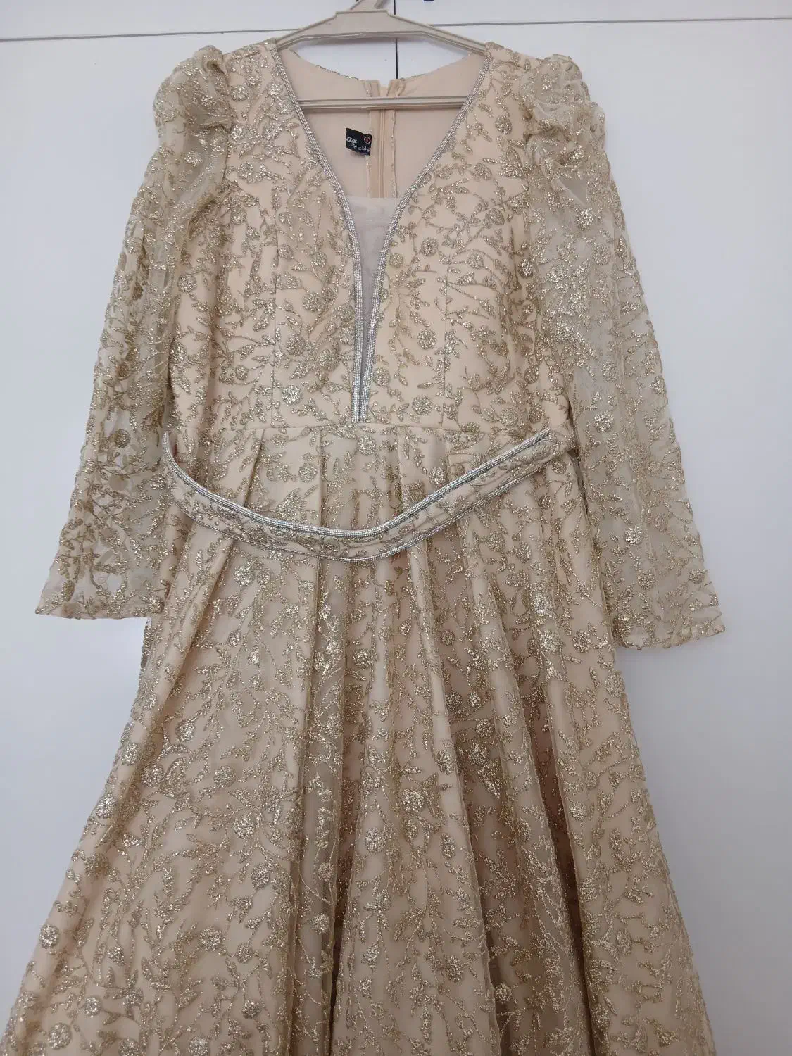 لباس مجلسی|لباس|سبزوار, قصبه غربی|دیوار