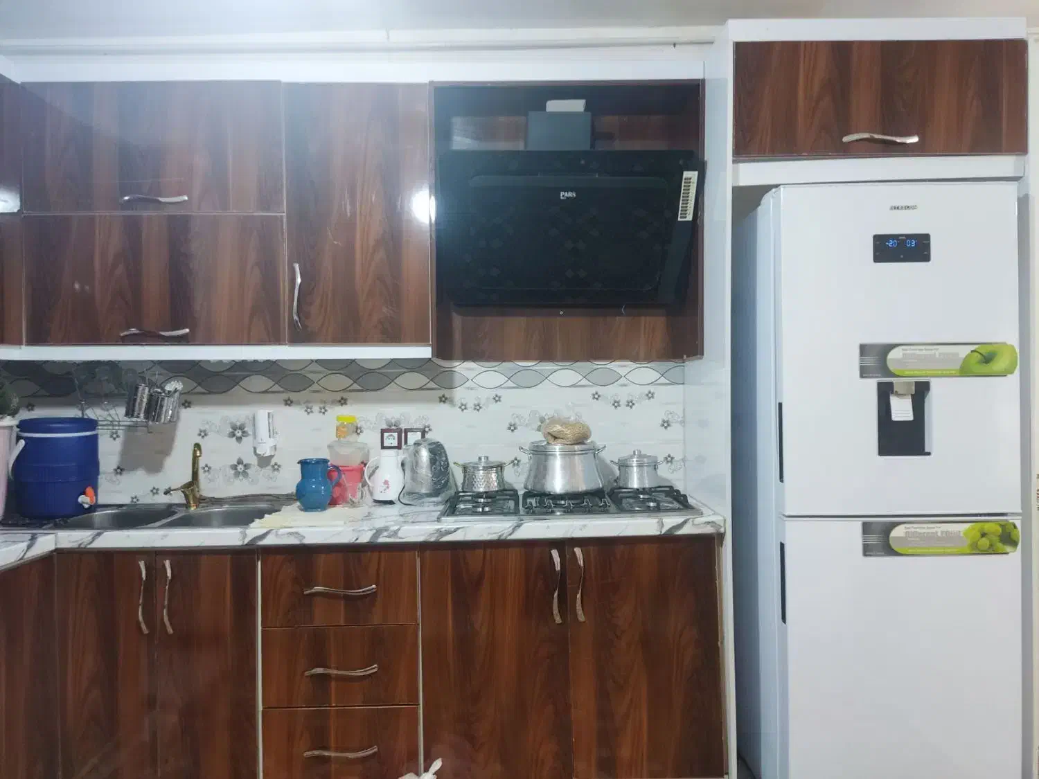 کابینت هایگلاس درنظامشهرب فروش میرسند|مصالح و تجهیزات ساختمان|بم, |دیوار