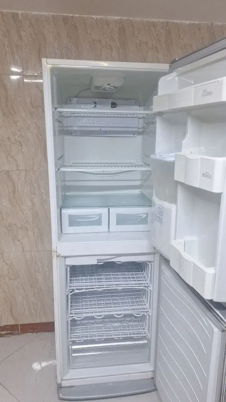 یخچال ۲۲فوت برف ک دار|یخچال و فریزر|پارسآباد, |دیوار