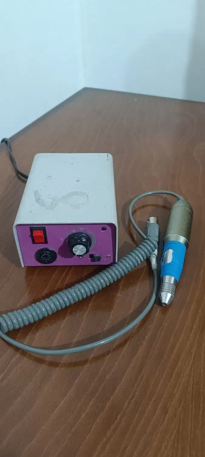 فروش وسایل کاشت ناخن|آرایشگاه و سالن‌های زیبایی|پرند, فاز ۵|دیوار