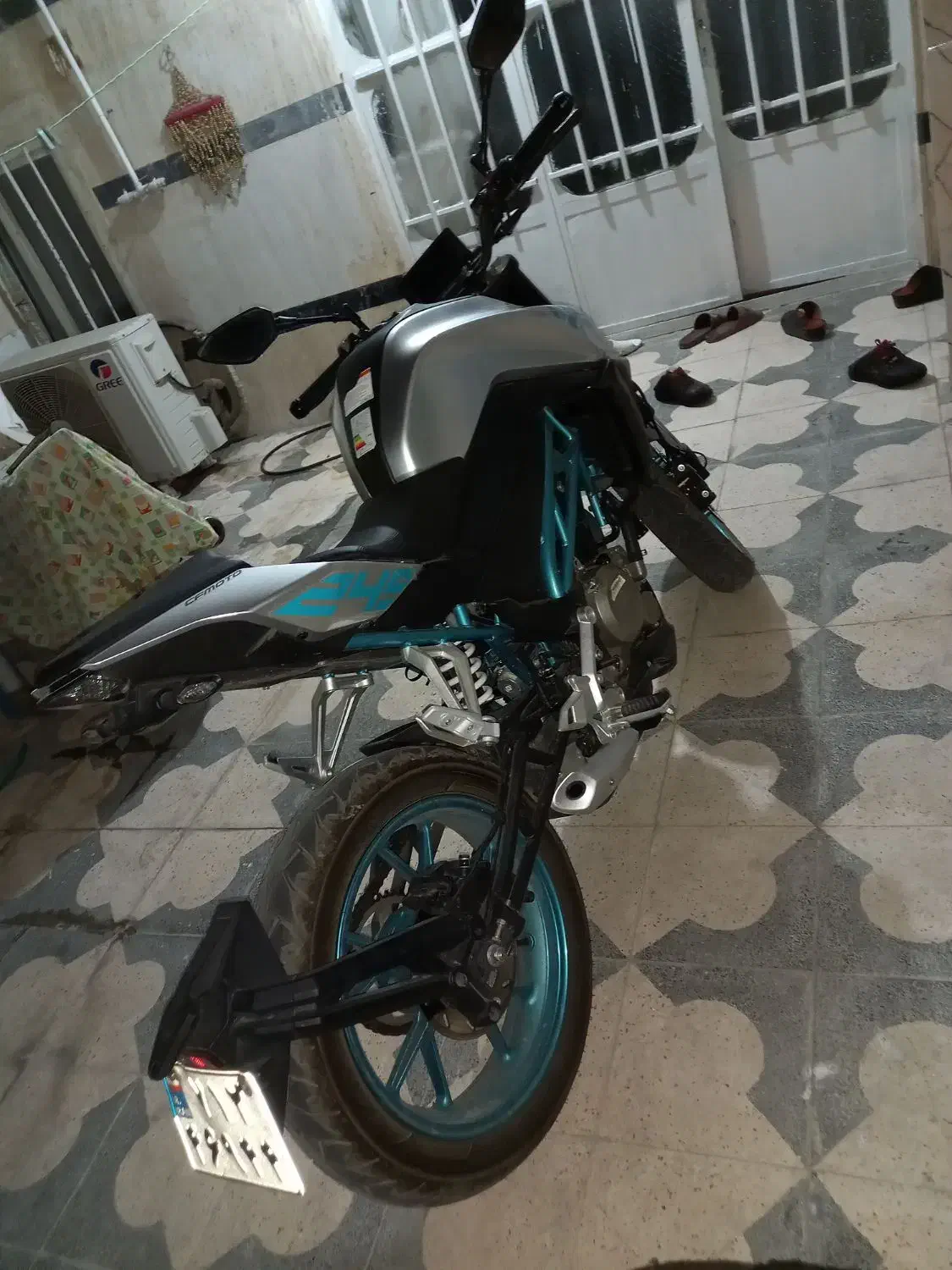 موتور سی اف خشک|موتورسیکلت|شیراز, ده پیاله|دیوار