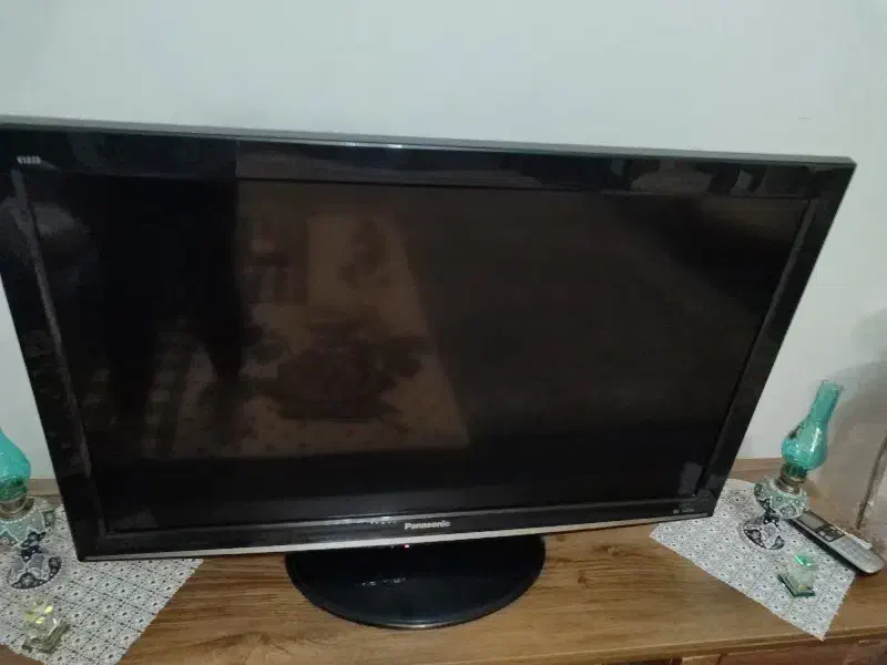 تلویزیون ۳۷اینچ پاناسونیک اصل|تلویزیون و پروژکتور|تبریز, |دیوار