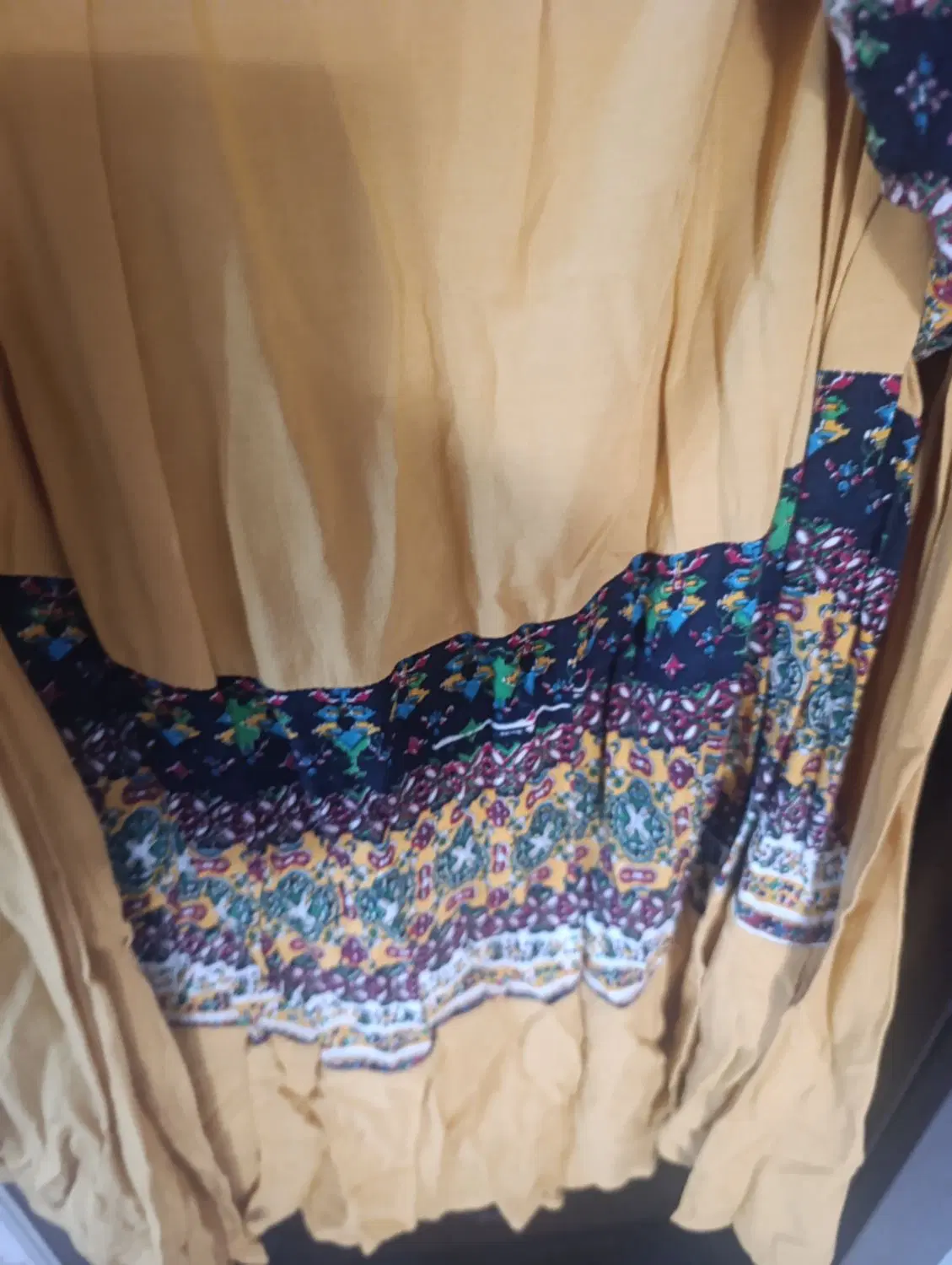 نخی|لباس|شیراز, شاه قلی بیگی|دیوار